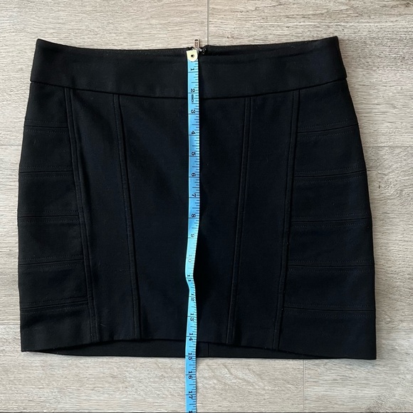 BCBG Generation Mini Skirt- Size 6 - Picture 9 of 9